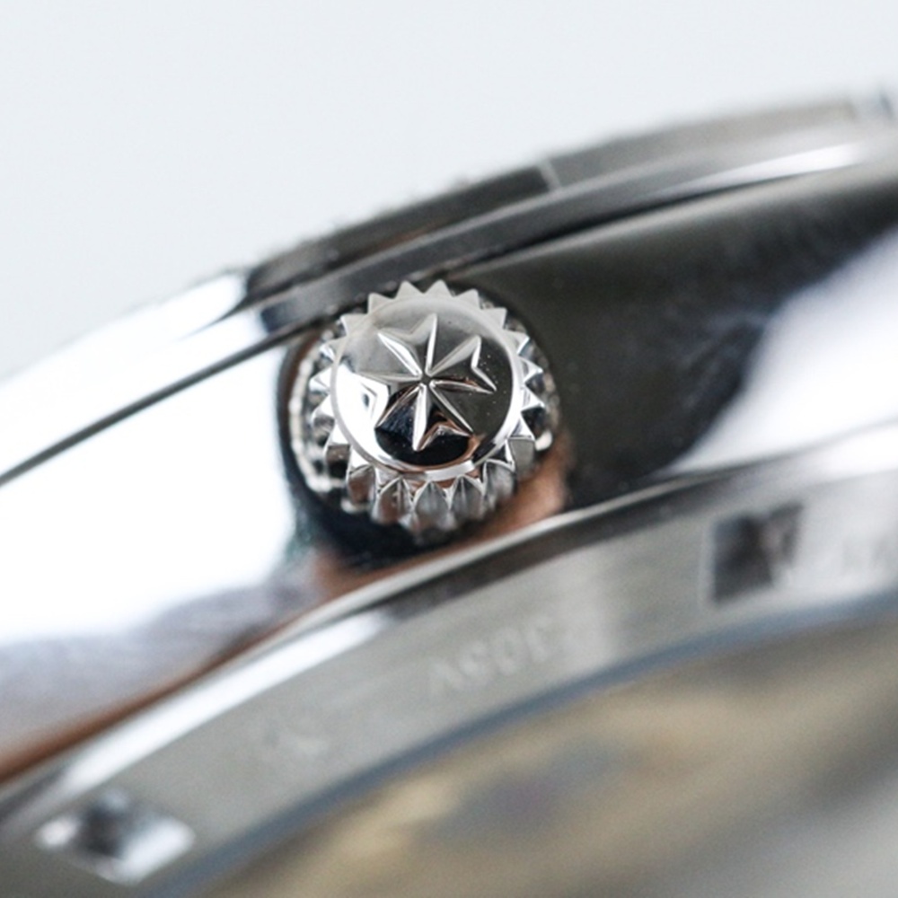 [바쉐론콘스탄틴] Vacheron Constantin OVERSEAS 셀프 와인딩 제네바 씰 2305V100A-B078  칼리버 5300 37mm