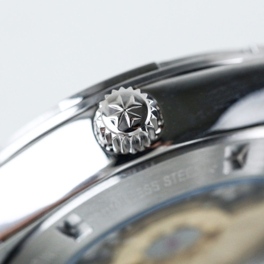 [바쉐론콘스탄틴] Vacheron Constantin OVERSEAS 셀프 와인딩 제네바 씰 2305V100A-B078  칼리버 5300 37mm