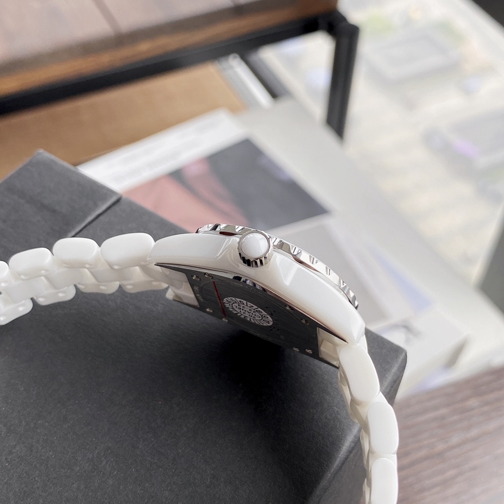 [샤넬] Chanel J12 Quartz Automatic Calibre - 샤넬 J12 세라믹 33/38/41mm