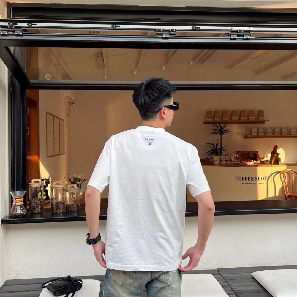 [프라다] PRADA 베이직 로고 프린트 티셔츠