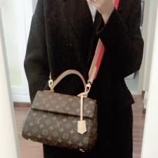 [루이비통] Cluny Louis Vuitton Cluny Shoulder Bag - 루이비통 클루니 숄더백 MM (Medium) PM (Petit Medium) BB (Bebe)