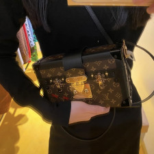 [루이비통] Louis Vuitton - 루이비통 PETITE 쁘띠뜨 크로스 바디 백 20 x 12.5 x 6cm