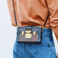 [루이비통] Louis Vuitton - 루이비통 PETITE 쁘띠뜨 크로스 바디 백 20 x 12.5 x 6cm