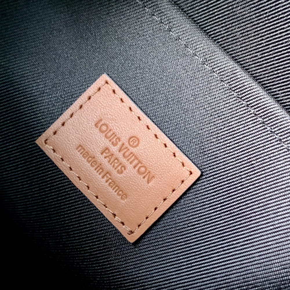 [루이비통] Louis Vuitton Pochette To Go - 포쉐트 투 고 30 x 21.5 x 1cm