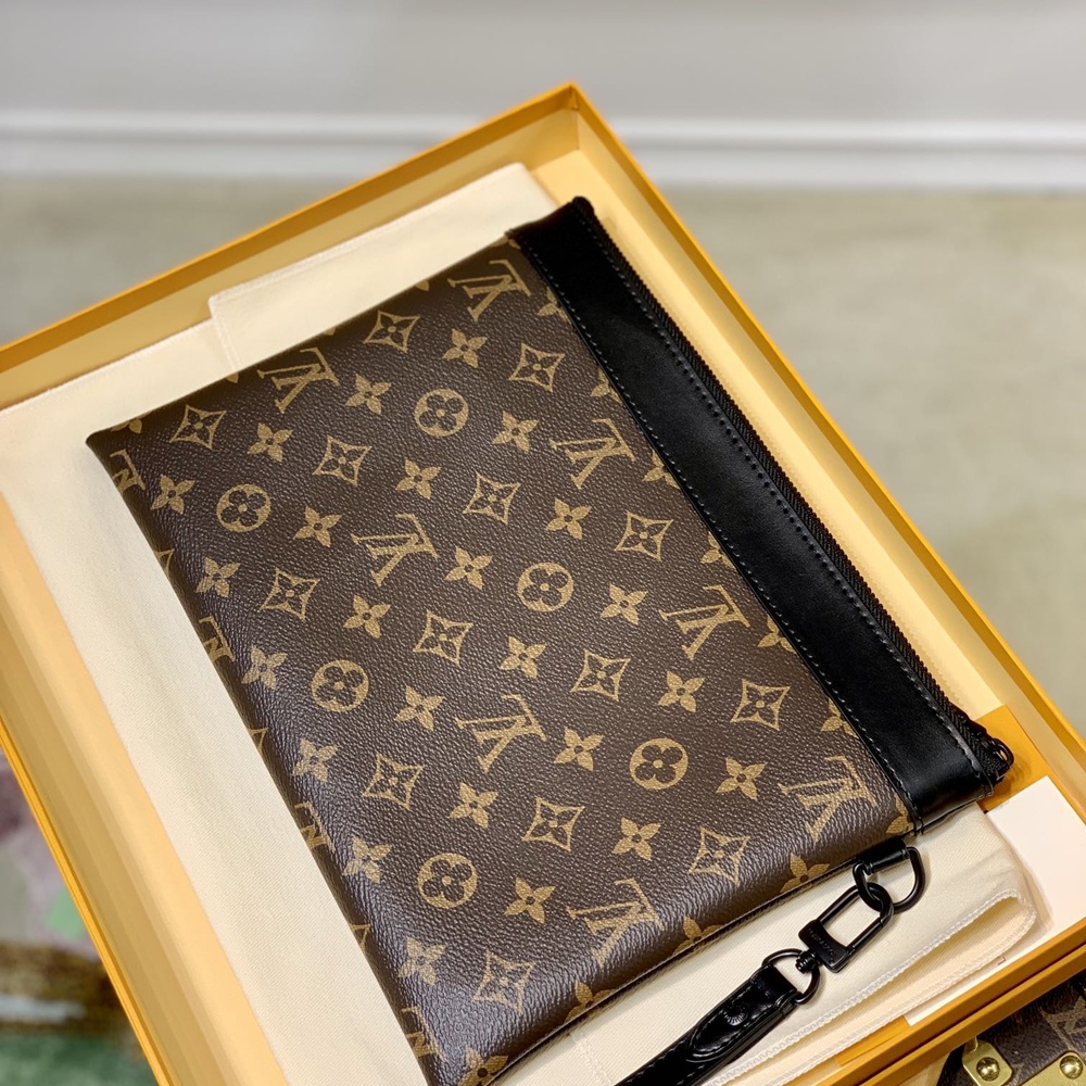 [루이비통] Louis Vuitton Pochette To Go - 포쉐트 투 고 30 x 21.5 x 1cm