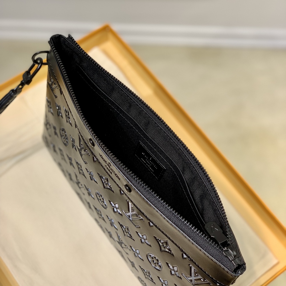 [루이비통] Louis Vuitton Pochette To Go - 포쉐트 투 고 30 x 21.5 x 1cm