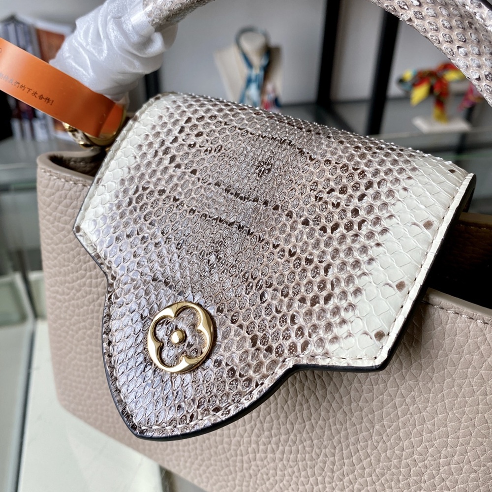 [루이비통] Louis Vuitton - 루이비통 capucines 카퓌신 탑핸들 MM (Medium) PM (Petit Medium) 카푸신 BB (Bebe)