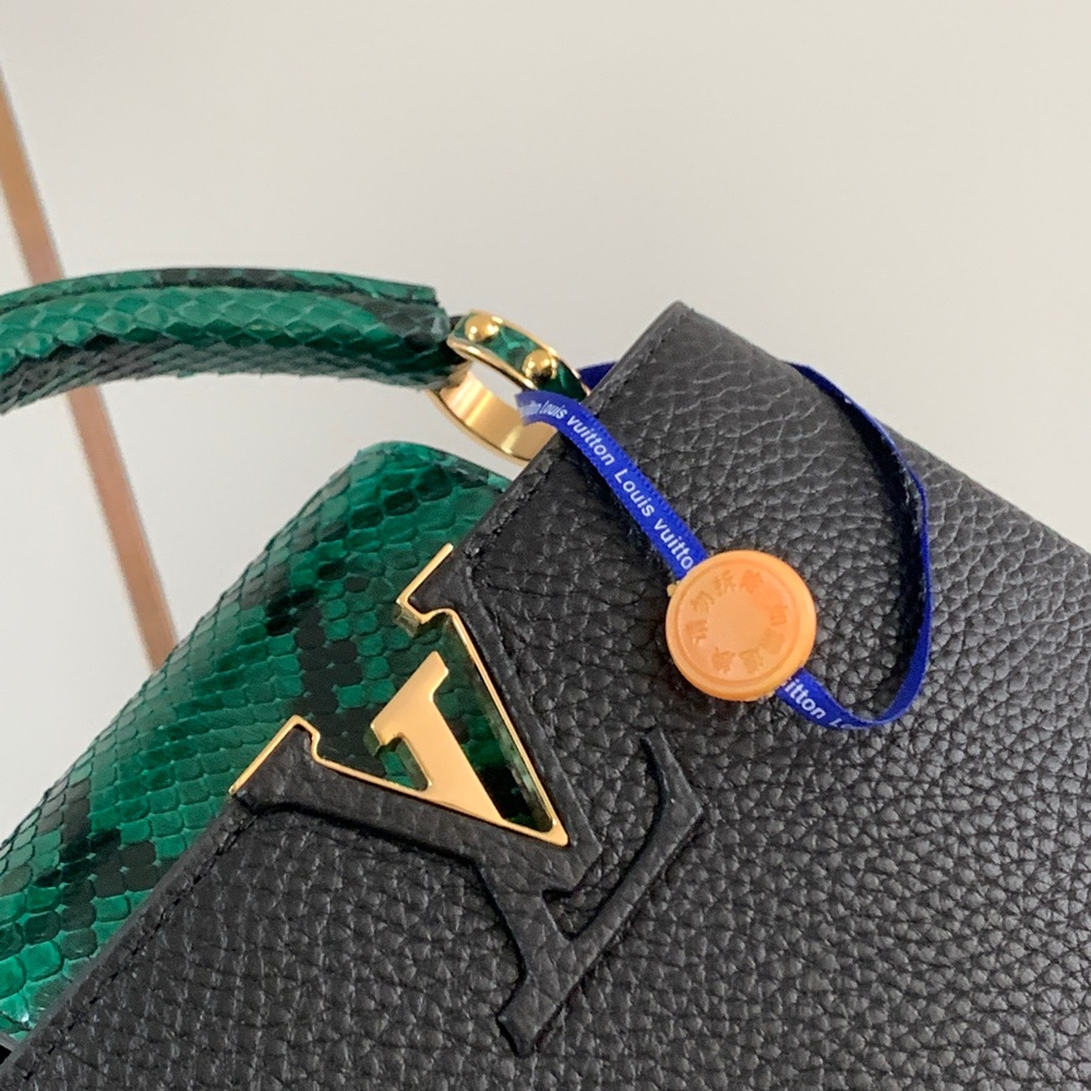 [루이비통] Louis Vuitton - 루이비통 capucines 카퓌신 탑핸들 MM (Medium) PM (Petit Medium) 카푸신 BB (Bebe)