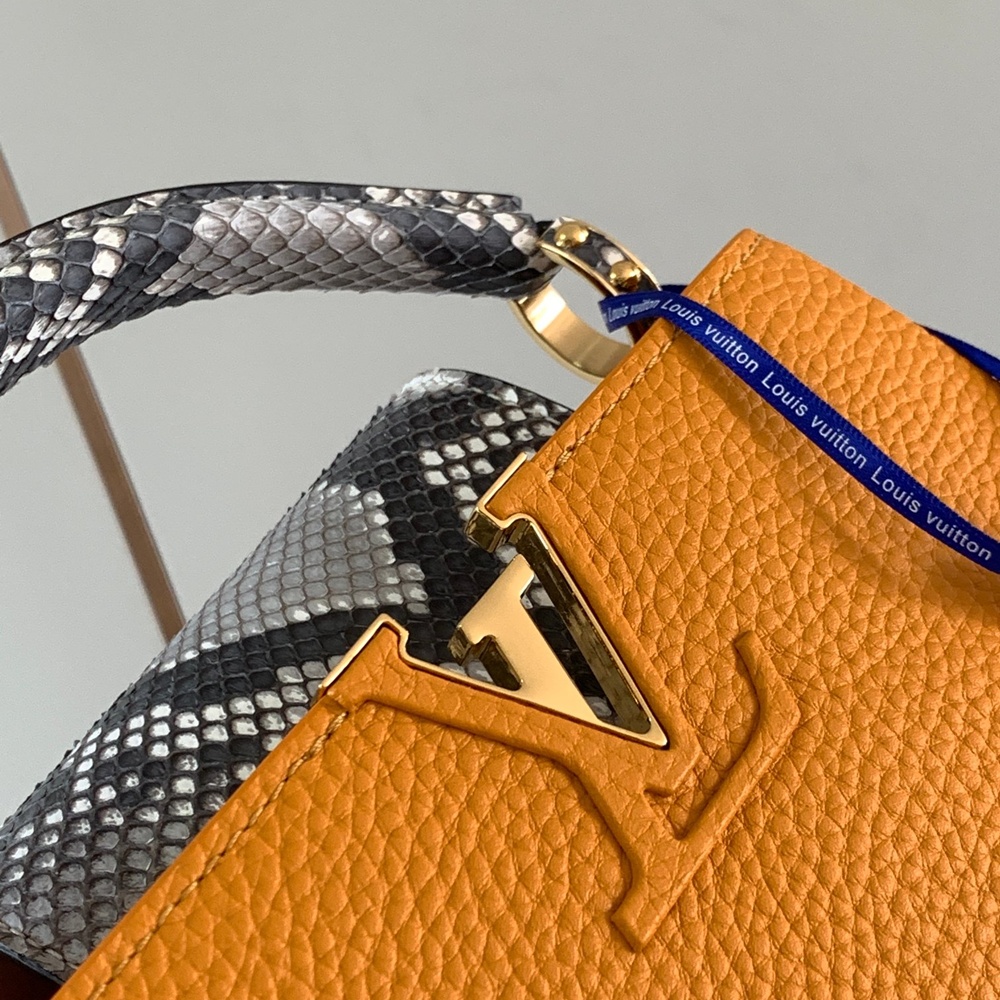 [루이비통] Louis Vuitton - 루이비통 capucines 카퓌신 탑핸들 MM (Medium) PM (Petit Medium) 카푸신 BB (Bebe)