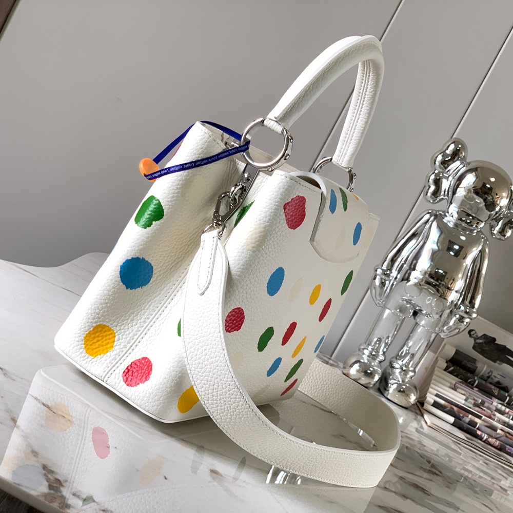 [루이비통] Louis Vuitton - 루이비통 capucines 카퓌신 탑핸들 MM (Medium) PM (Petit Medium) 카푸신 BB (Bebe)