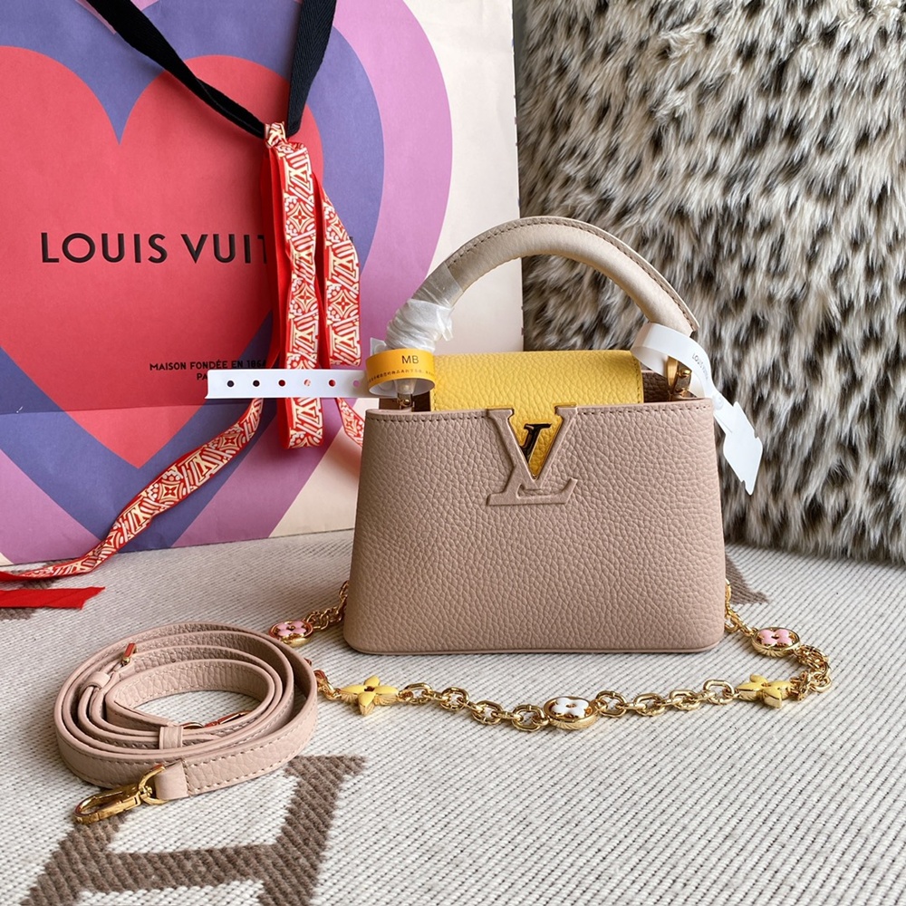 [루이비통] Louis Vuitton - 루이비통 capucines 카퓌신 탑핸들 MM (Medium) PM (Petit Medium) 카푸신 BB (Bebe)