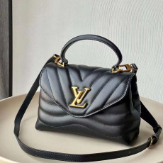 [루이비통] Louis Vuitton Hold Me TOP HANDLE CROSS BAG M21797 - 루이비통 홀드미 탑핸들 크로스백  23 x 15 x 10cm / 28cm