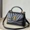 [루이비통] Louis Vuitton Hold Me TOP HANDLE CROSS BAG M21797 - 루이비통 홀드미 탑핸들 크로스백  23 x 15 x 10cm / 28cm