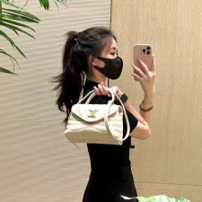 [루이비통] Louis Vuitton Hold Me TOP HANDLE CROSS BAG M21797 - 루이비통 홀드미 탑핸들 크로스백  23 x 15 x 10cm / 28cm