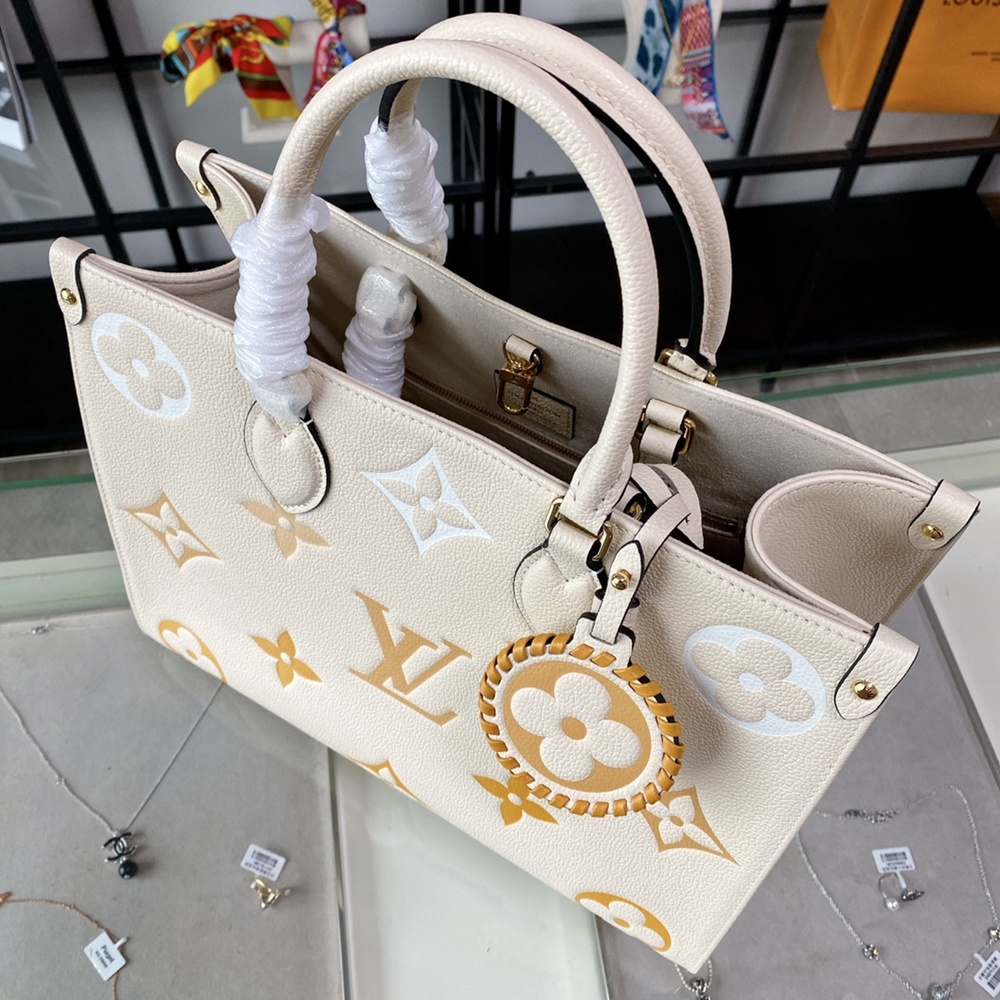 [루이비통] Louis Vuitton - 루이비통 ONTHEGO 온더고 GM 모노그램 토트백 GM 41cm MM 35cm PM 25cm