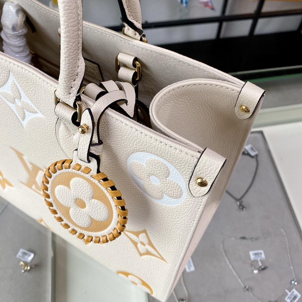 [루이비통] Louis Vuitton - 루이비통 ONTHEGO 온더고 GM 모노그램 토트백 GM 41cm MM 35cm PM 25cm