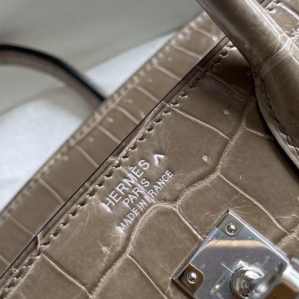 [에르메스] Hermes Birkin Bag Alligator - 에르메스 버킨 25 악어가죽 25 x 20 x 13cm (버킨 30 35 40 45) 가격상담