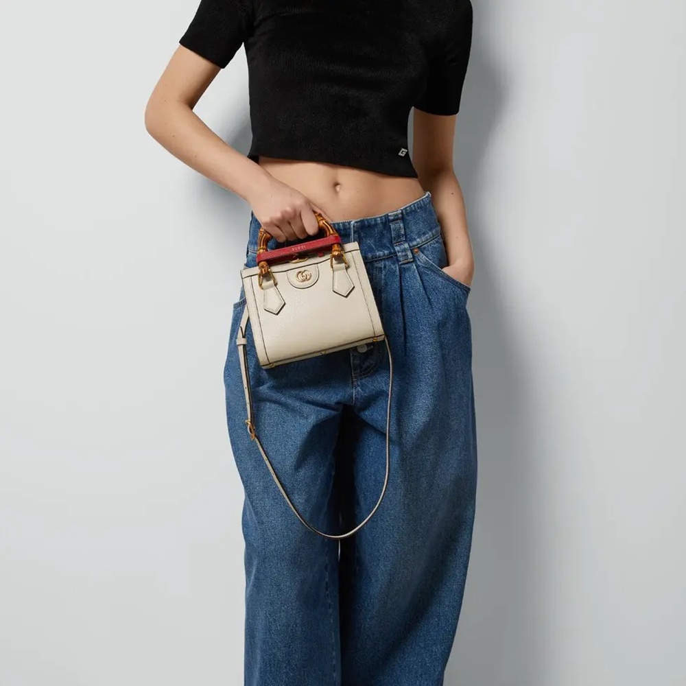 [GUCCI]  구찌 다이애나 미니 토트백 702732 Diana Mini Tote Bag 20 x 16 x 10 cm