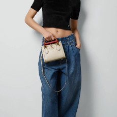 [GUCCI]  구찌 다이애나 미니 토트백 702732 Diana Mini Tote Bag 20 x 16 x 10 cm