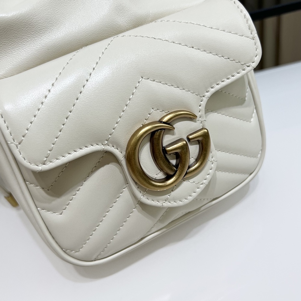 [GUCCI] 구찌 GG 마몽 마틀라세 미니 버킷백 746433 가로 15cm, 세로 21.5cm, 폭 7cm