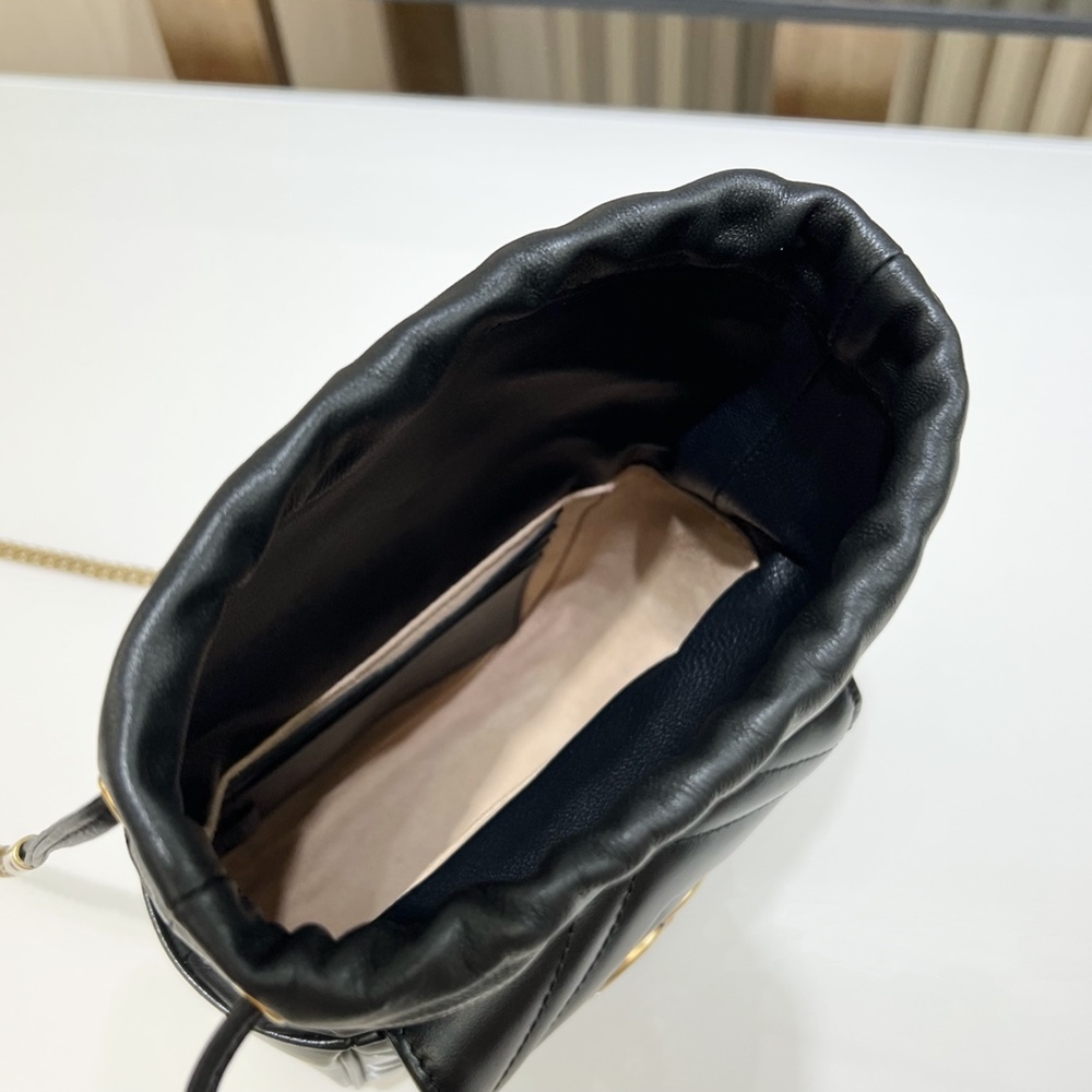 [GUCCI] 구찌 GG 마몽 마틀라세 미니 버킷백 746433 가로 15cm, 세로 21.5cm, 폭 7cm