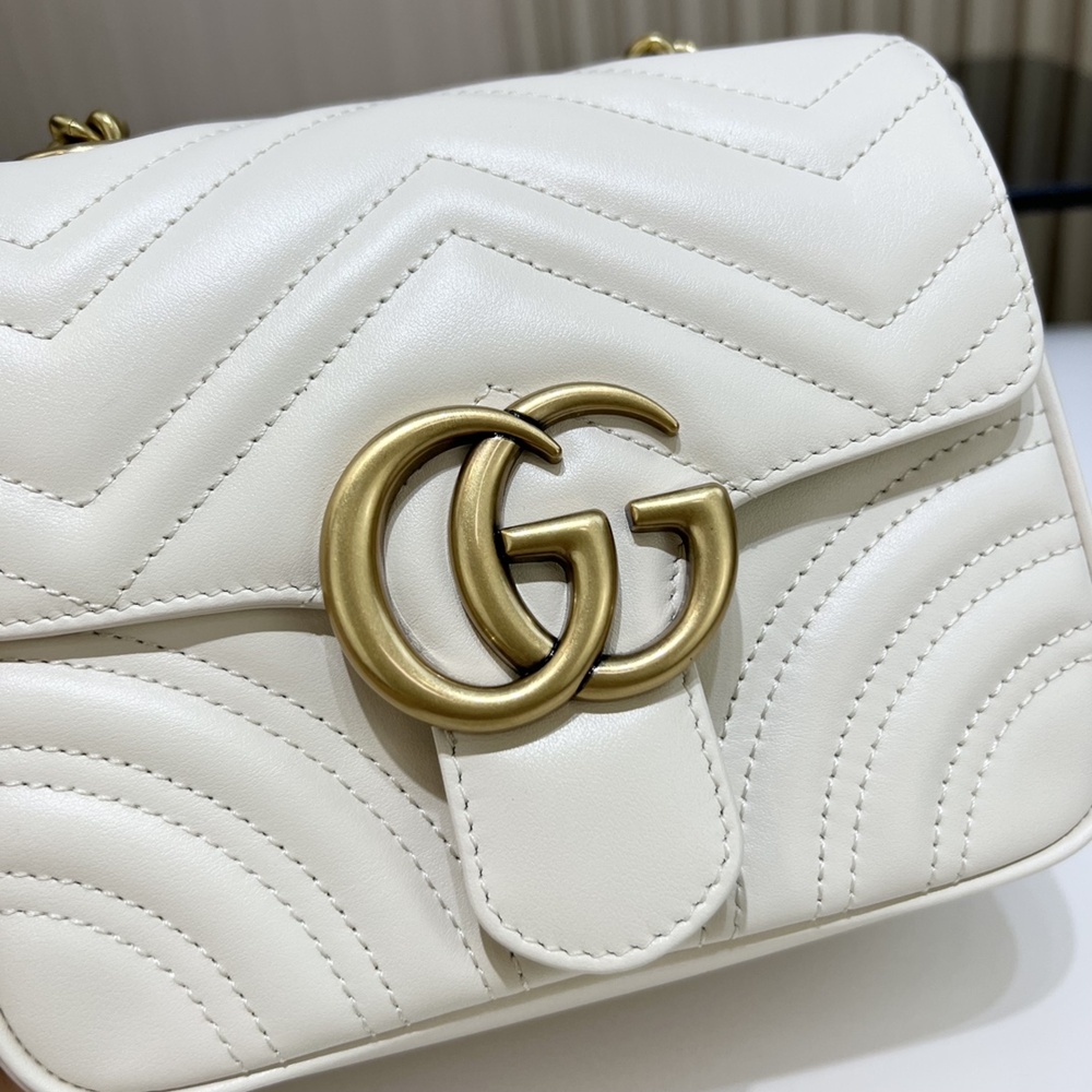 [GUCCI] 구찌 GG 마몽 마틀라세 미니 토트백 ‎가로 18cm 세로 15cm 폭 8cm