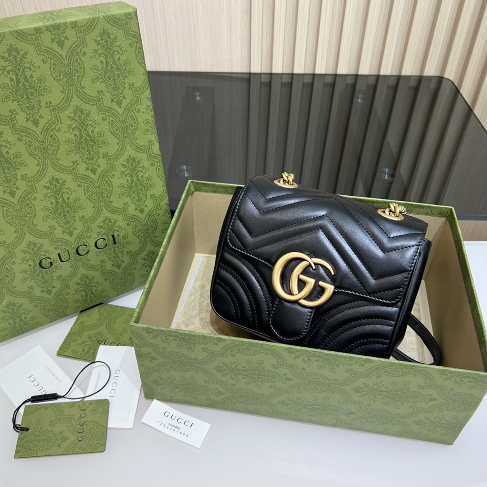 [GUCCI] 구찌 GG 마몽 마틀라세 미니 토트백 ‎가로 18cm 세로 15cm 폭 8cm