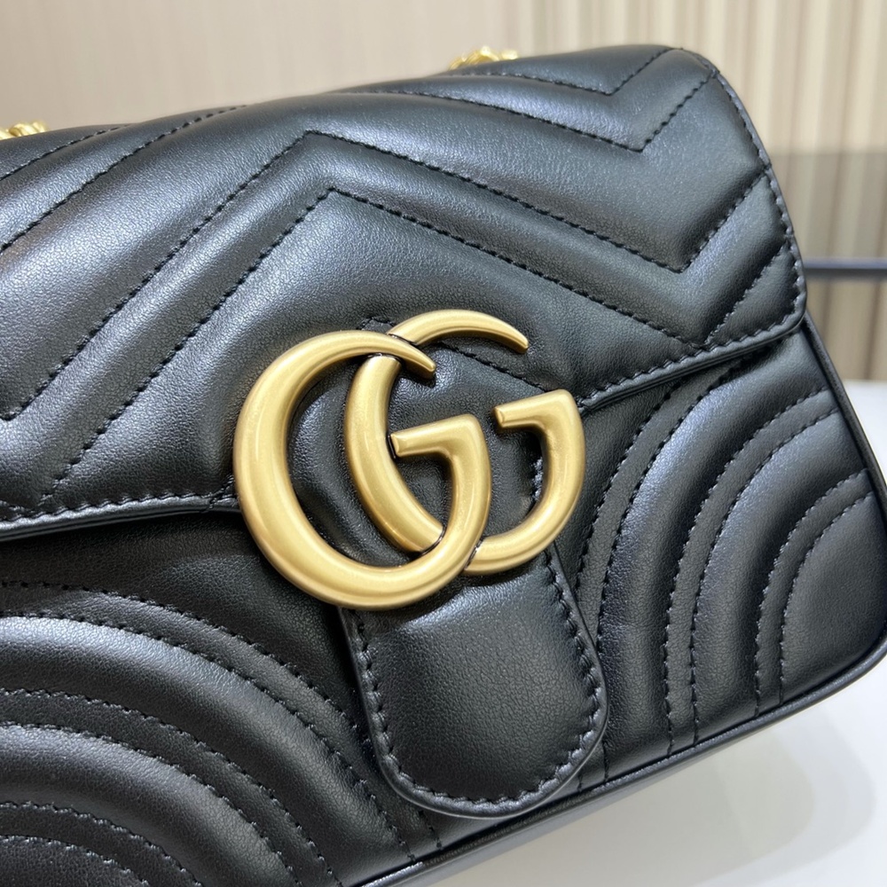 [GUCCI] 구찌 GG 마몽 마틀라세 미니 토트백 ‎가로 18cm 세로 15cm 폭 8cm