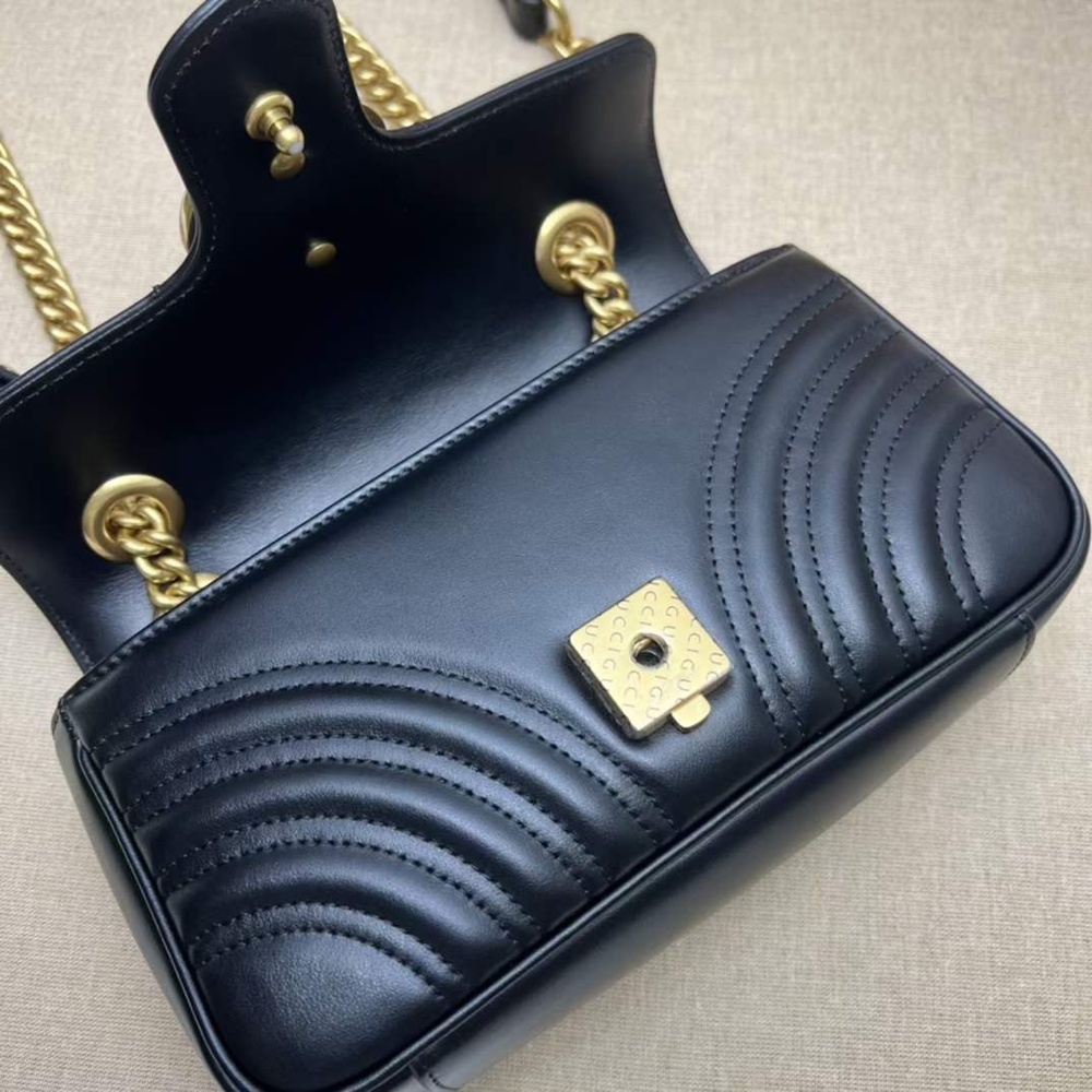 [GUCCI] 구찌 마몽 마틀라세 체인백 - Gucci GG Marmont Matelasse Mini CHAIN SHOULDER BAG 446744 - 23 x 14 x 6cm