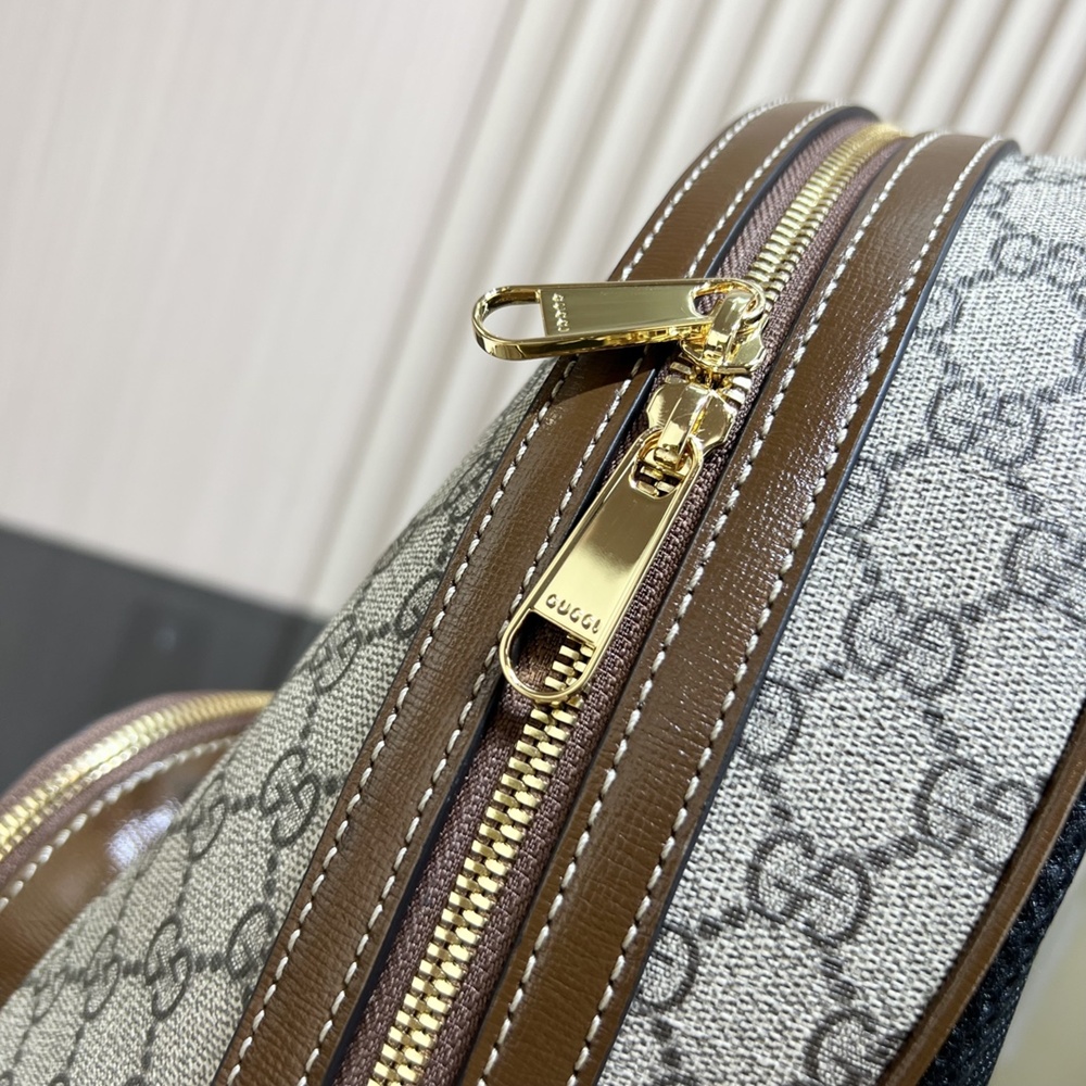 [GUCCI] 구찌 704017 인터로킹G 백팩 704017 - Gucci Interlocking G Backpack 31.5 x 41 x 14.5 cm