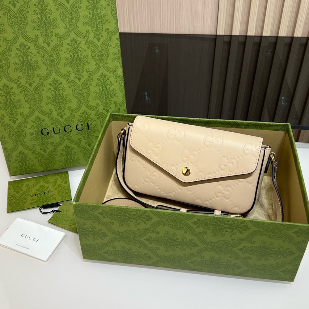 [GUCCI] 구찌 GG 수퍼 미니 숄더백 772794  21 x 13.5 x 3 cm