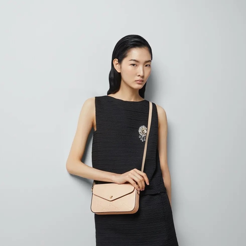 [GUCCI] 구찌 GG 수퍼 미니 숄더백 772794  21 x 13.5 x 3 cm