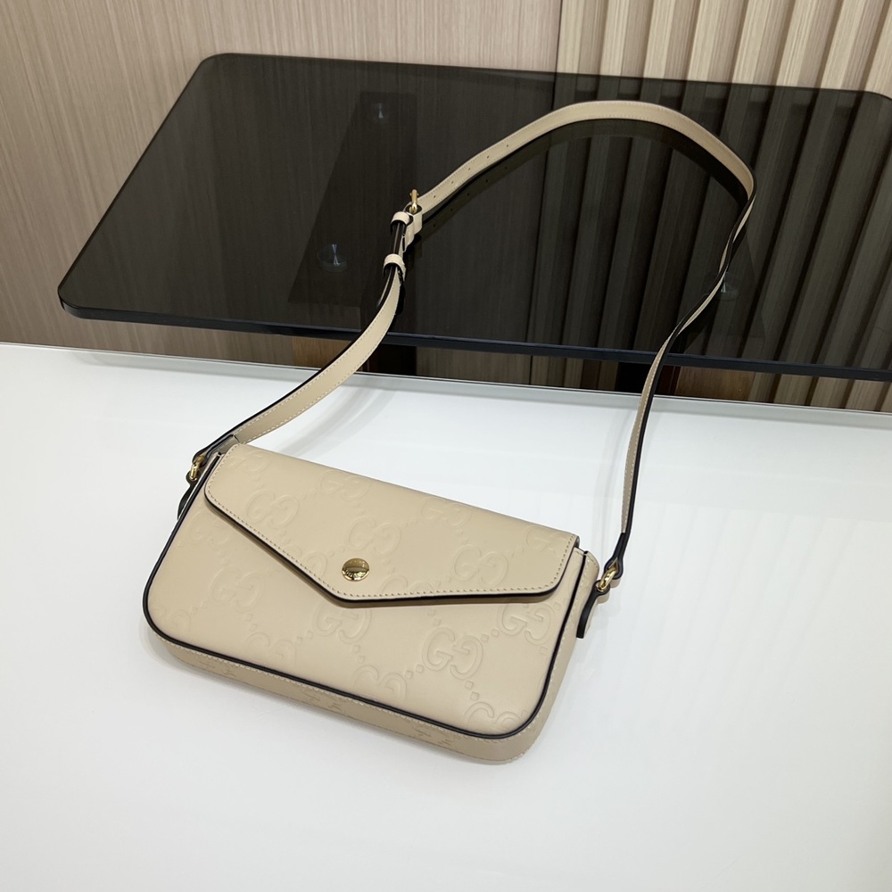 [GUCCI] 구찌 GG 수퍼 미니 숄더백 772794  21 x 13.5 x 3 cm