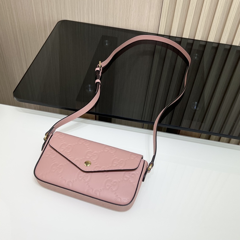 [GUCCI] 구찌 GG 수퍼 미니 숄더백 772794  21 x 13.5 x 3 cm
