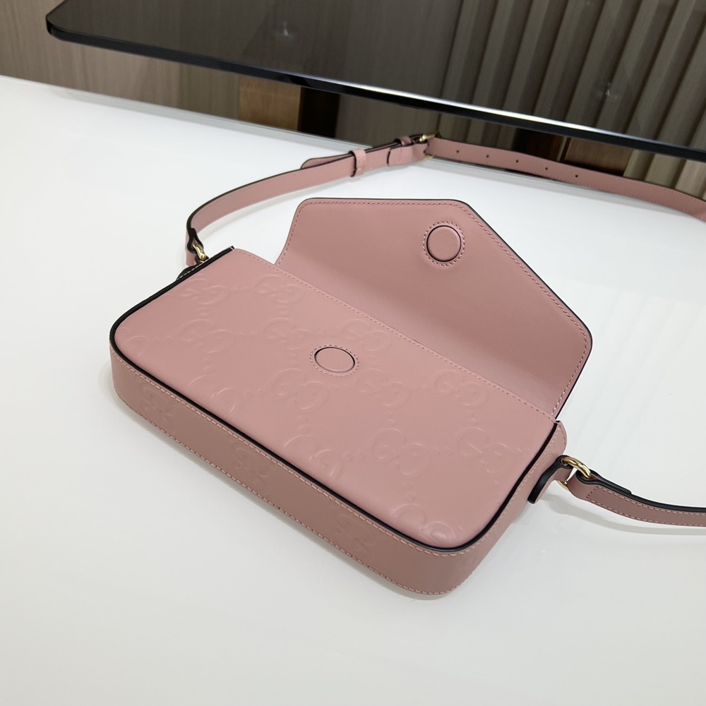 [GUCCI] 구찌 GG 수퍼 미니 숄더백 772794  21 x 13.5 x 3 cm