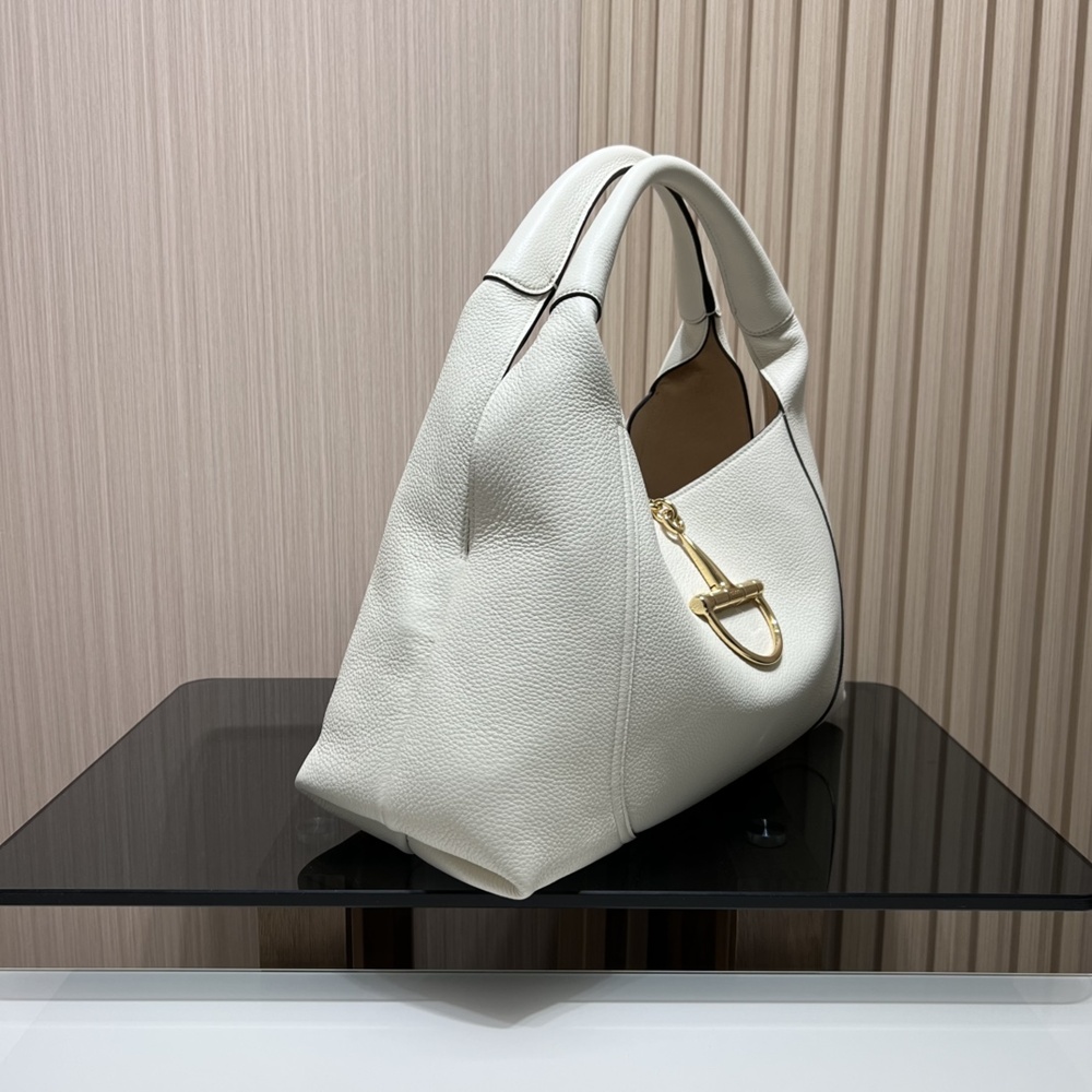 [GUCCI] 구찌 소프트빗 맥시 숄더백 837466 가로 46cm, 세로 26cm, 폭 16cm