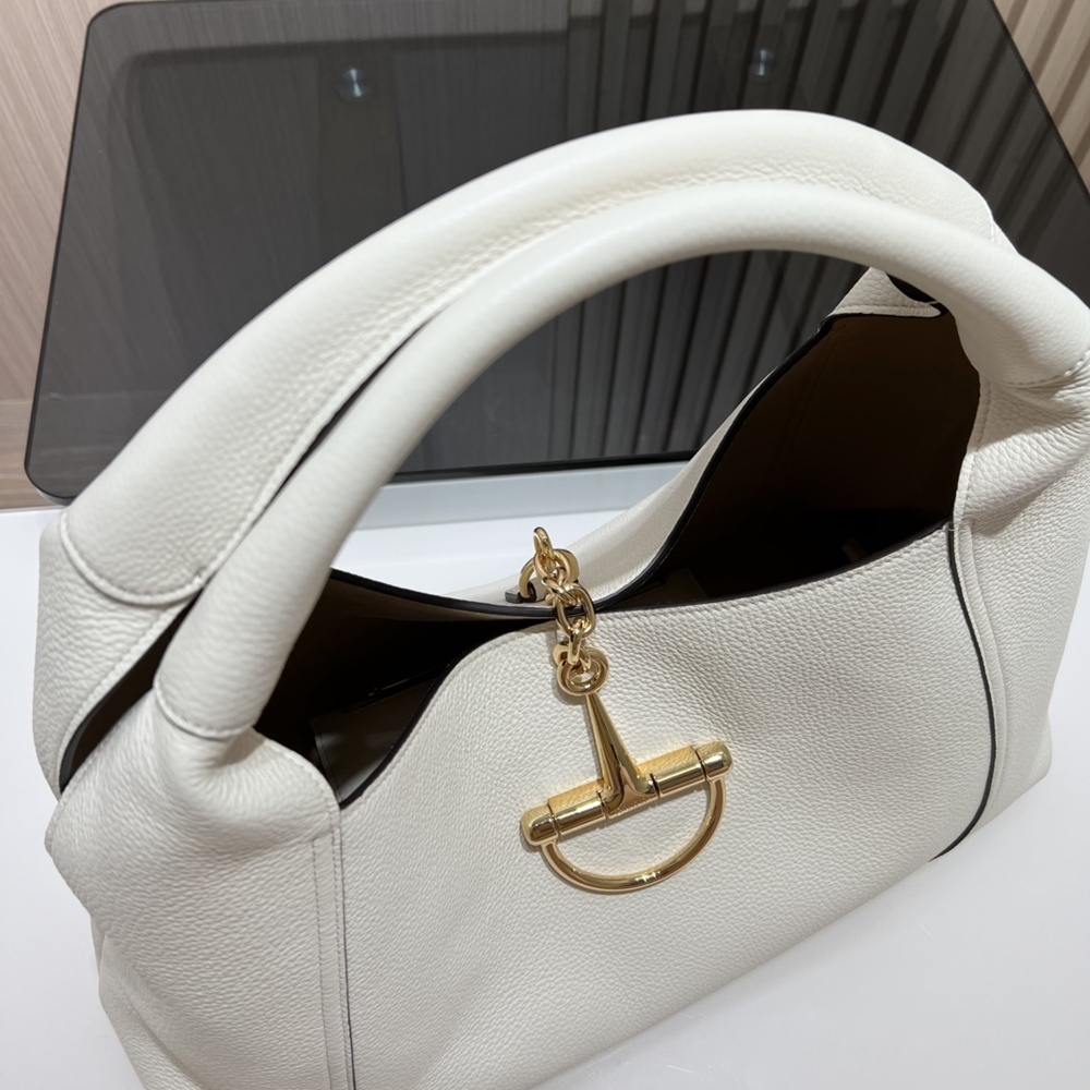 [GUCCI] 구찌 소프트빗 맥시 숄더백 837466 가로 46cm, 세로 26cm, 폭 16cm