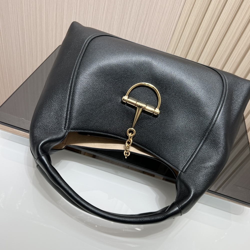 [GUCCI] 구찌 소프트빗 맥시 숄더백 837466 가로 46cm, 세로 26cm, 폭 16cm