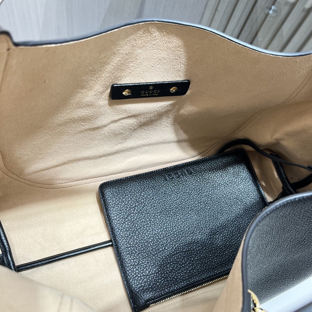 [GUCCI] 구찌 소프트빗 맥시 숄더백 837466 가로 46cm, 세로 26cm, 폭 16cm