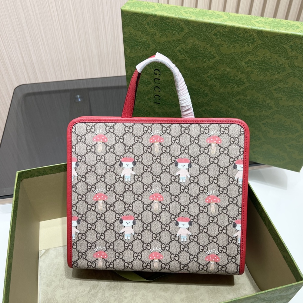 [GUCCI] 구찌 키즈 GG 슈프림 로고 프린트 토트백 605614 25 x 28.5 x 11 cm