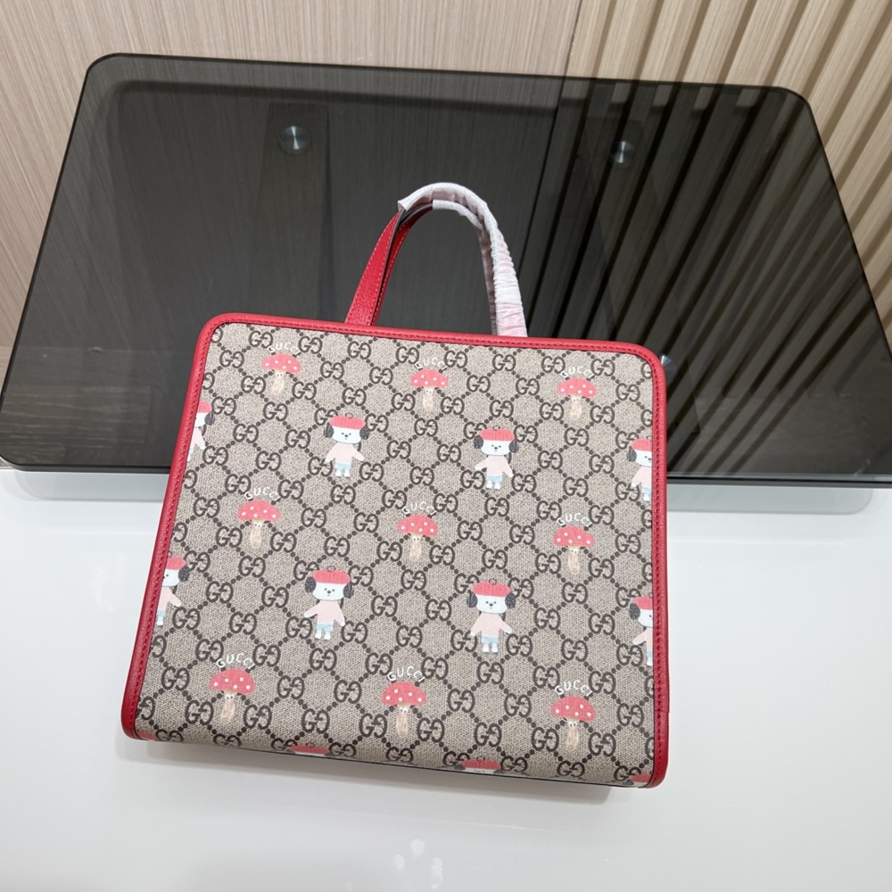 [GUCCI] 구찌 키즈 GG 슈프림 로고 프린트 토트백 605614 25 x 28.5 x 11 cm