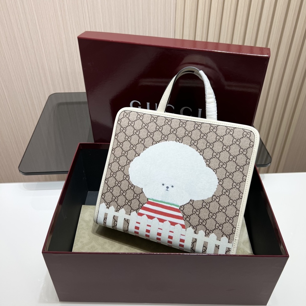 [GUCCI] 구찌 키즈 GG 슈프림 로고 프린트 토트백 605614 25 x 28.5 x 11 cm