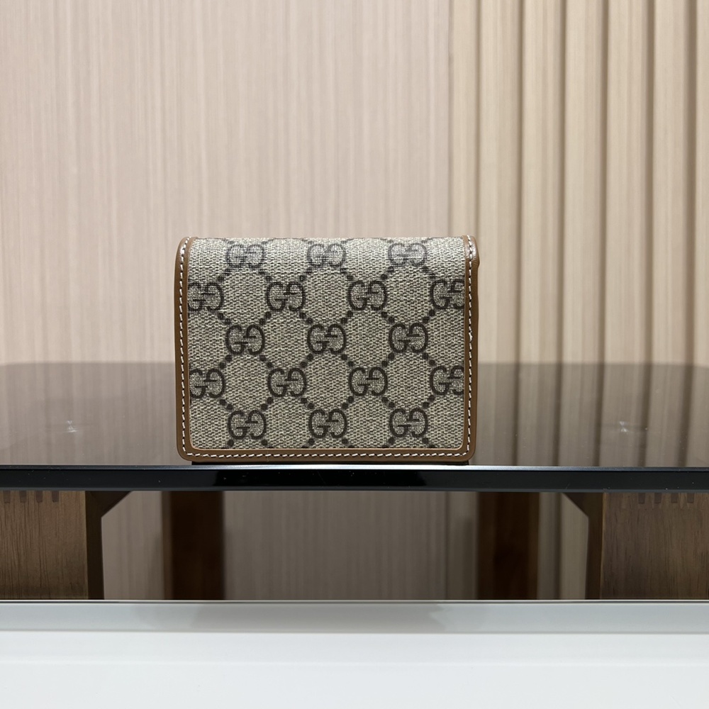 [GUCCI] 구찌 GG 마몽' 시리즈 GG Emblem 가로 11cm X 세로 8.5cm X 폭 3cm