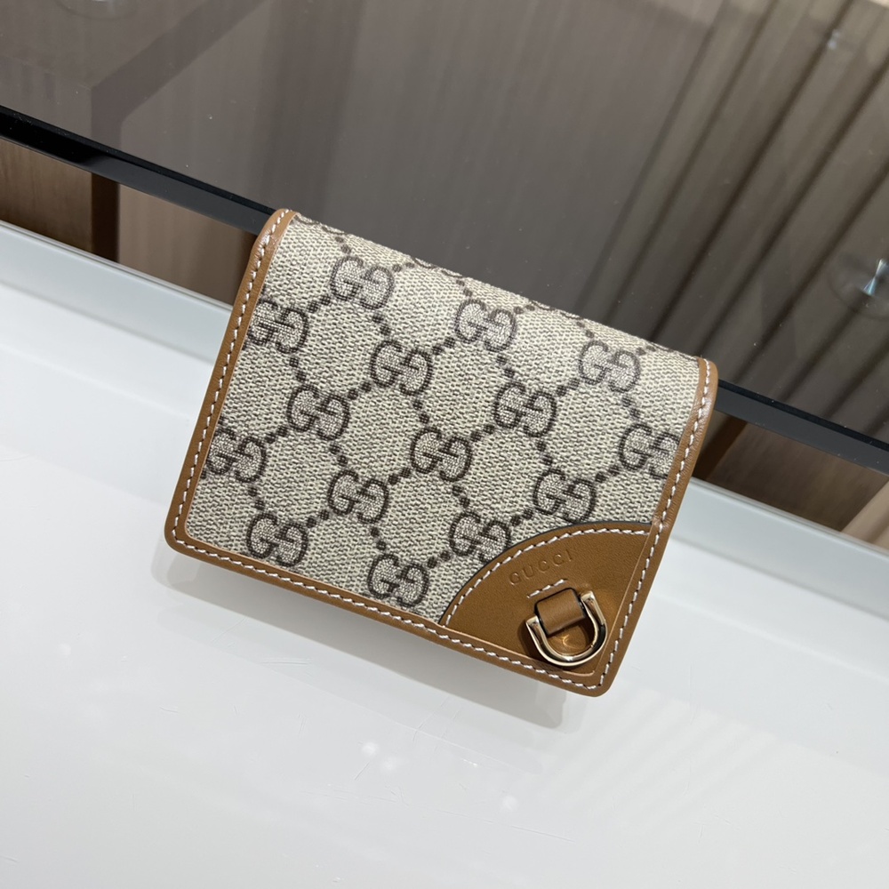 [GUCCI] 구찌 GG 마몽' 시리즈 GG Emblem 가로 11cm X 세로 8.5cm X 폭 3cm