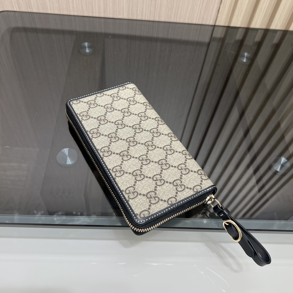 [GUCCI] 구찌 GG 엠블럼 지퍼 장지갑 819122 가로 19cm 세로 10cm