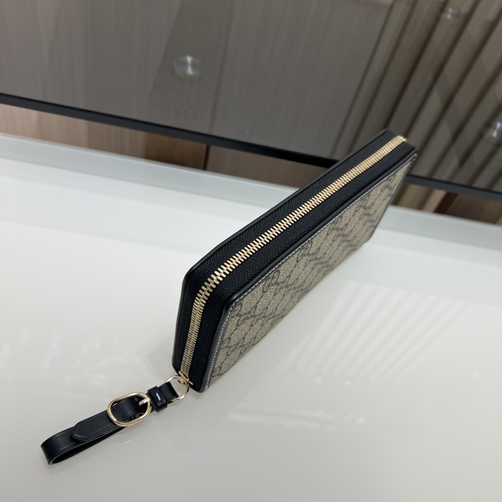 [GUCCI] 구찌 GG 엠블럼 지퍼 장지갑 819122 가로 19cm 세로 10cm
