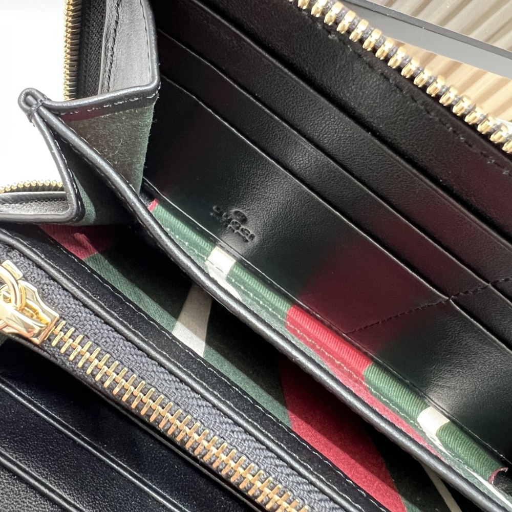 [GUCCI] 구찌 GG 엠블럼 지퍼 장지갑 819122 가로 19cm 세로 10cm