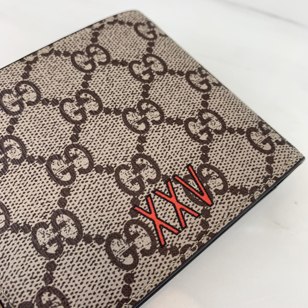 [GUCCI] 구찌 수프림 GG 로고 캔버스 반지갑 451268 가로 11cm X 세로 9cm