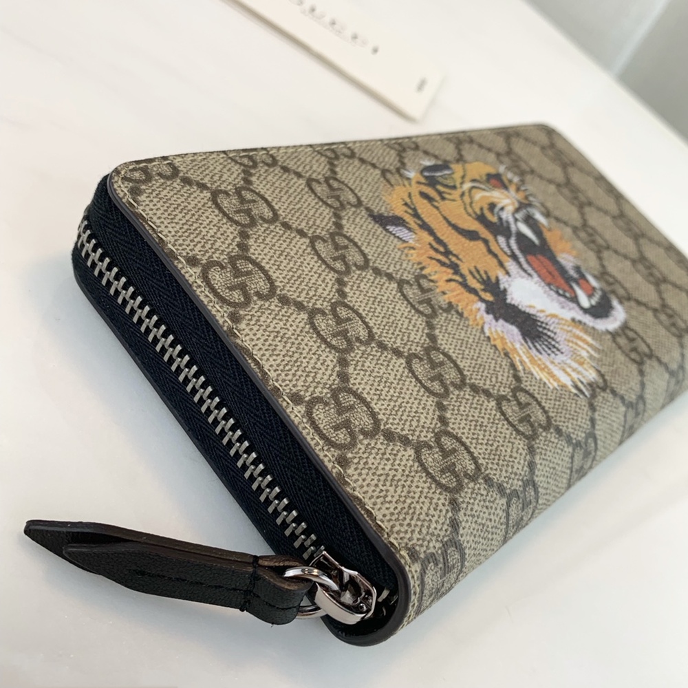 [GUCCI] 구찌 수프림 GG 로고 캔버스 장지갑 451273 가로 19cm X 세로 10.5cm X 폭 2 cm