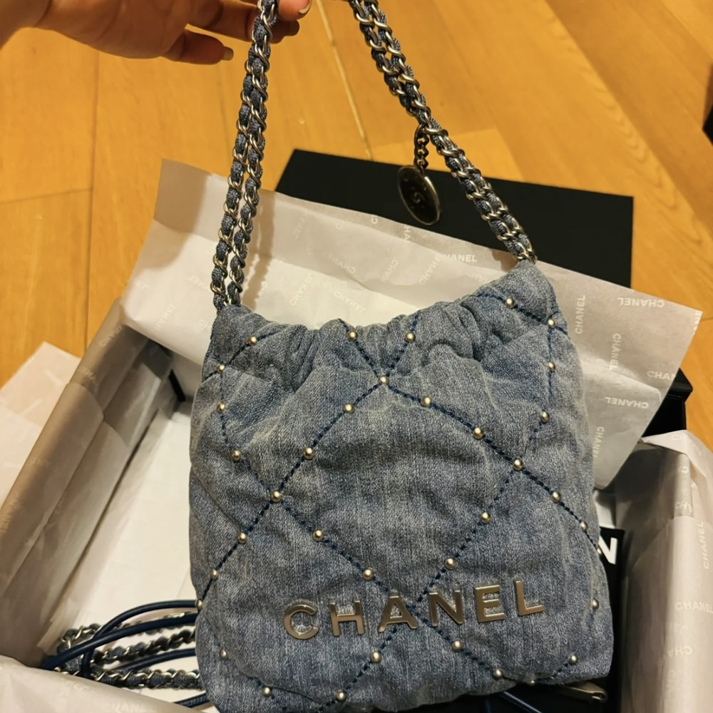 [CHANEL] CHANEL TWOTOW BAG - 샤넬 22백 샤이니 미니 체인백 숄더백 20cm x 19cm x 6cm 스몰 미듐 라지